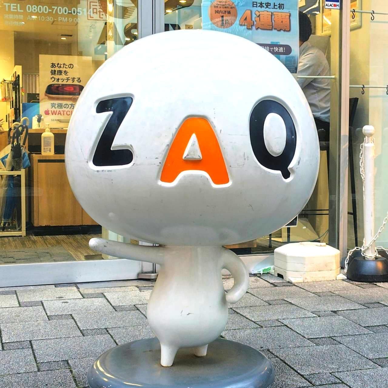 ざっくぅ/ZAQの立体像/AUショップ浅草ROX東京都台東区浅草1-24-1