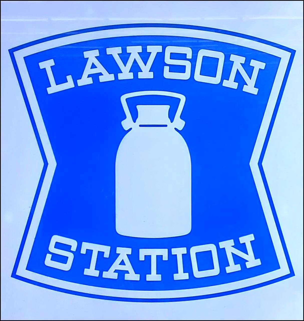 LAWSONの看板(LOWSON STATION ミルク缶)